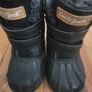 Cat and Jack snow boots rain boots size9